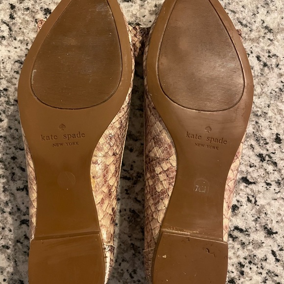 Size 7.5 Womens flats. Professionally cleaned. Great condition! Faux snakeskin. - Picture 2 of 6